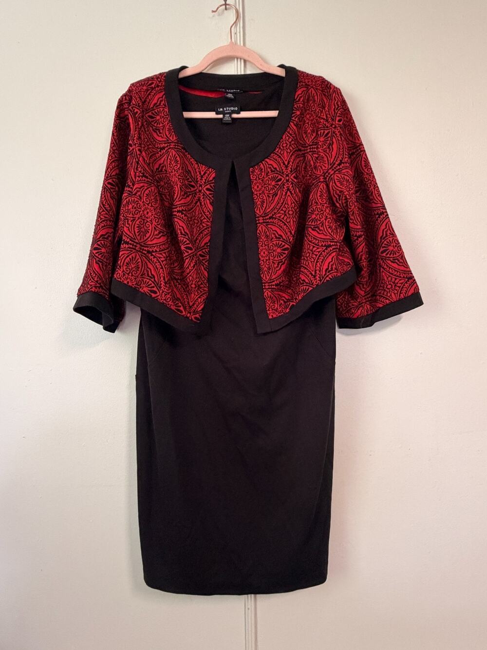 I.N. Studio Women's Dress Suit 16W Red Black Medallion Cropped Jacket Sheath Set